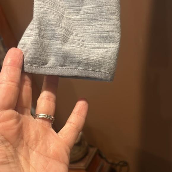 The North Face women’s  Gray Sweater-poncho style - Picture 4 of 4